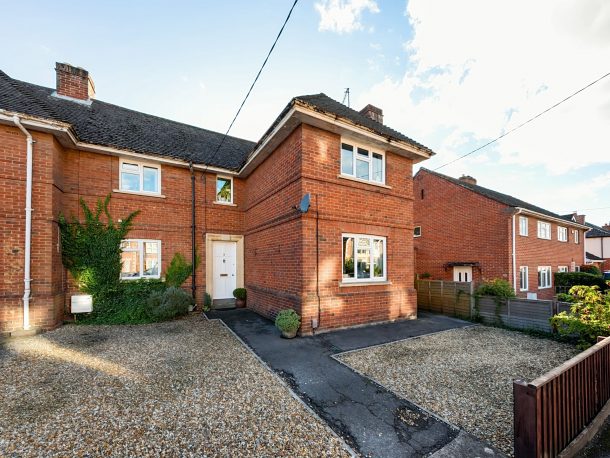 Station Road, Westbury